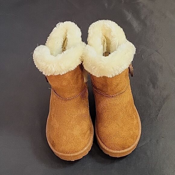 BRAND NEW KIDS KIDGETS SUEDE ANKLE BOOTIES - Picture 4 of 15